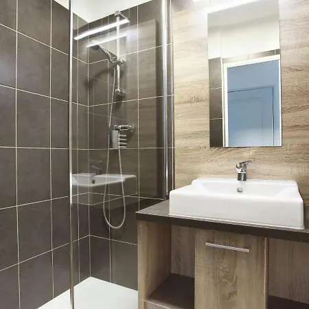 Comfortable With A Dishwasher, At 2 5 Km Apartment *